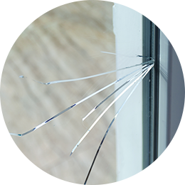 ガラスが割れてしまった